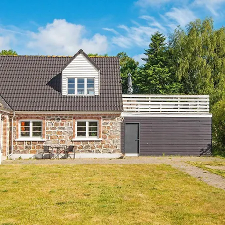 3 Person In Ebeltoft-by Traum